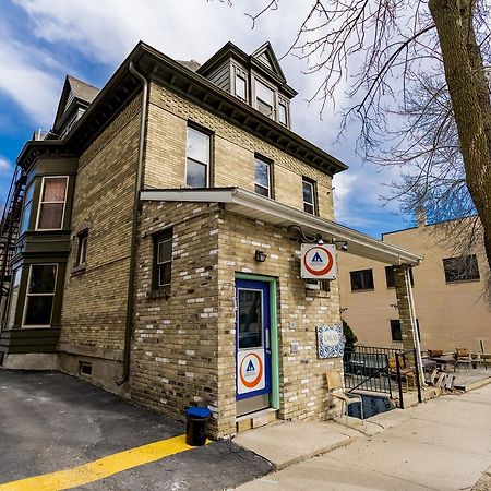 Hi - Madison Hostel Экстерьер фото