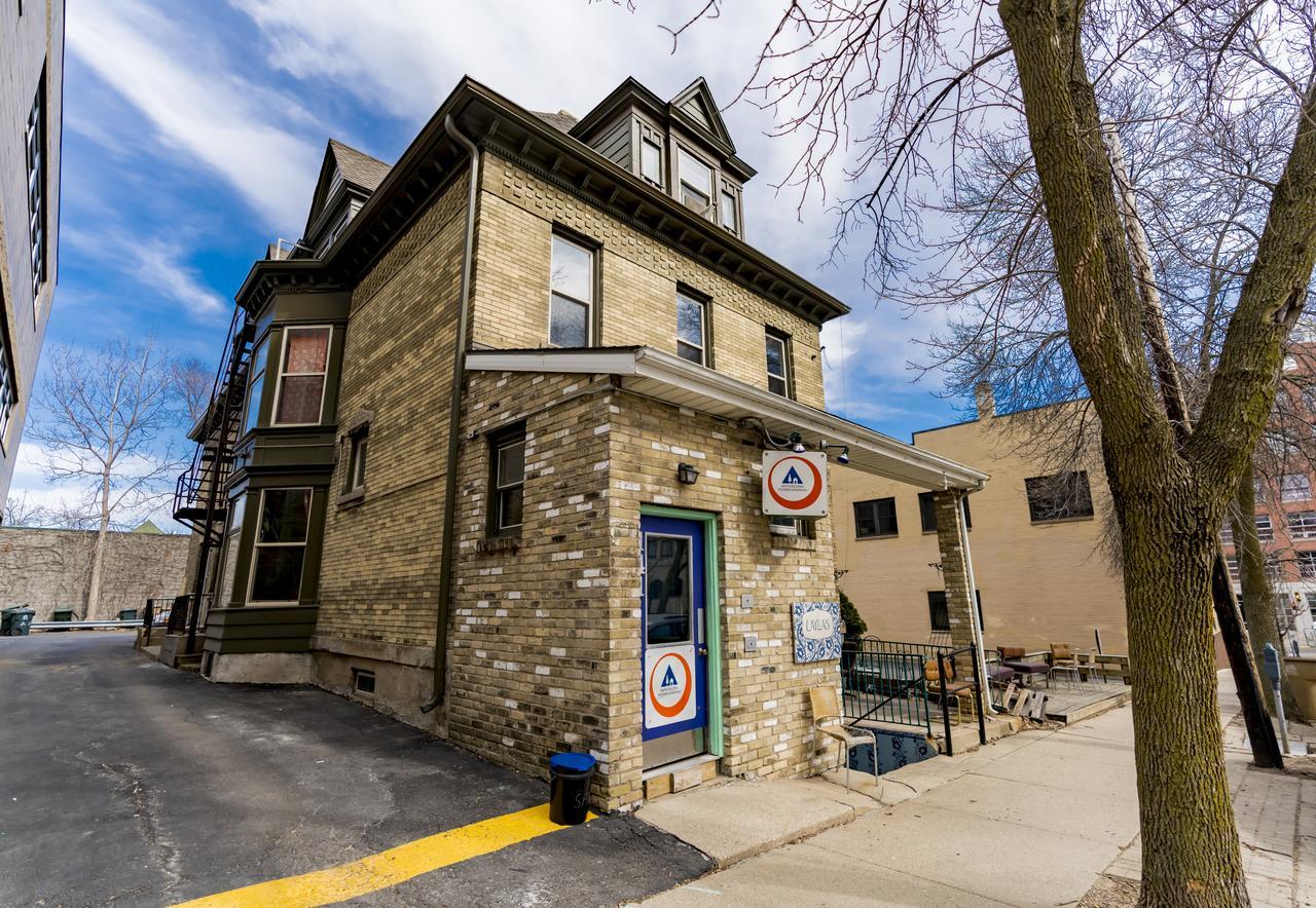 Hi - Madison Hostel Экстерьер фото