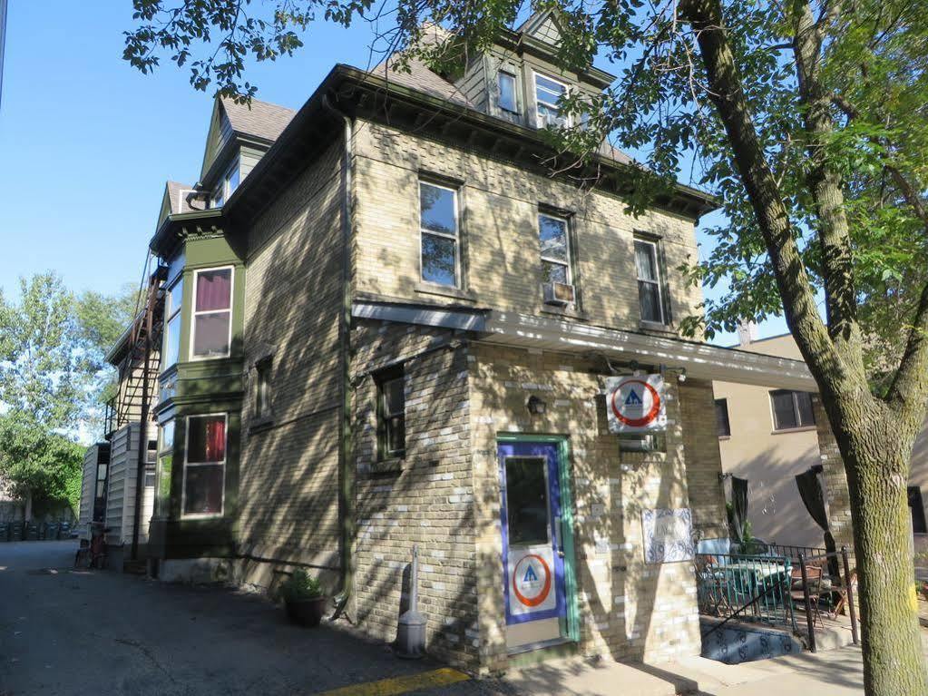 Hi - Madison Hostel Экстерьер фото